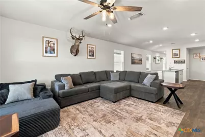 4820 Cork Crossing, New Braunfels, TX 78130 - Photo 6