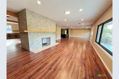 204 S Race Street, Lampasas, TX 76550 - Photo 8