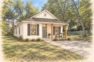 620 E Wallace St, Gonzales, TX 78629 - Photo 1