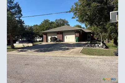 306 S Walnut Street, Lampasas, TX 76550 - Photo 8