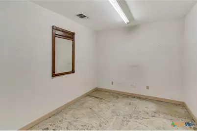 306 N Wells Street, Edna, TX 77957 - Photo 24