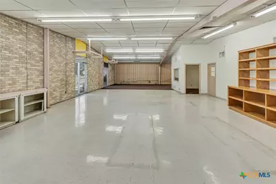 306 N Wells Street, Edna, TX 77957 - Photo 8