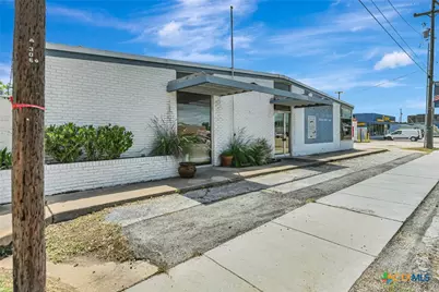 306 N Wells Street, Edna, TX 77957 - Photo 2