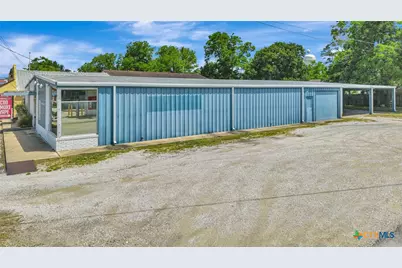 306 N Wells Street, Edna, TX 77957 - Photo 4