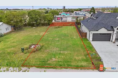 305 W Lane Avenue, Manor, TX 78653 - Photo 1