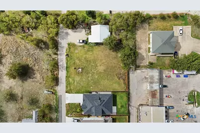 307 W Lane Ave, Manor, TX 78653 - Photo 6
