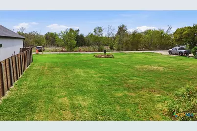307 W Lane Ave, Manor, TX 78653 - Photo 4