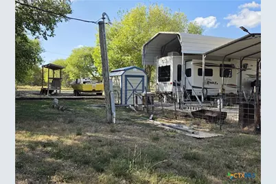 405-411 W St Louis Avenue, Seadrift, TX 77983 - Photo 14