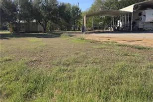 405-411 W St Louis Ave, Seadrift, TX 77983 - Photo 1