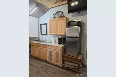 405-411 W St Louis Avenue, Seadrift, TX 77983 - Photo 10