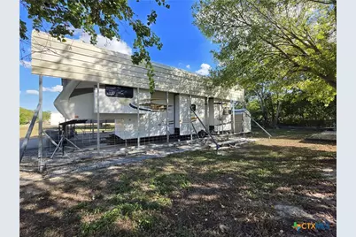 405-411 W St Louis Avenue, Seadrift, TX 77983 - Photo 18