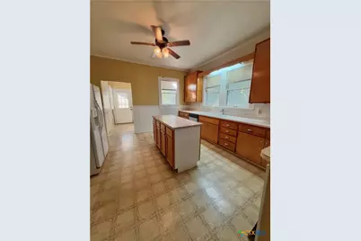 413 Fowzer Street, Taylor, TX 76574 - Photo 4