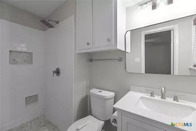302 Yorkshire Lane, Victoria, TX 77904 - Photo 18