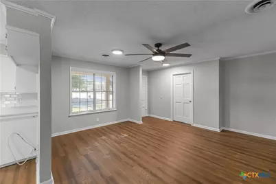 302 Yorkshire Lane, Victoria, TX 77904 - Photo 4