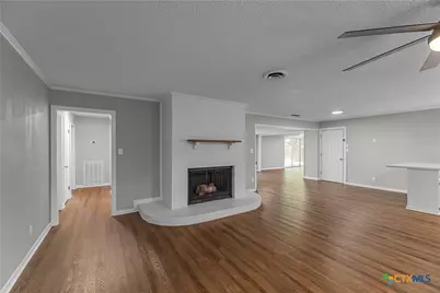 302 Yorkshire Lane, Victoria, TX 77904 - Photo 6