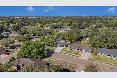302 Yorkshire Lane, Victoria, TX 77904 - Photo 34