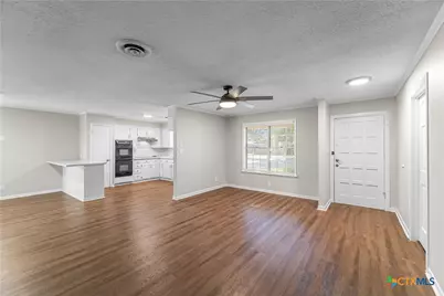 302 Yorkshire Lane, Victoria, TX 77904 - Photo 12