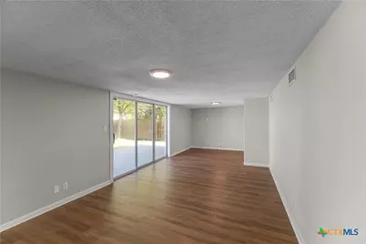 302 Yorkshire Lane, Victoria, TX 77904 - Photo 14