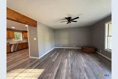 32 Hillcrest Drive, Lampasas, TX 76550 - Photo 4