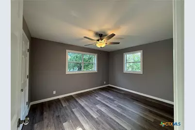 32 Hillcrest Drive, Lampasas, TX 76550 - Photo 8