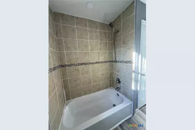 32 Hillcrest Drive, Lampasas, TX 76550 - Photo 6