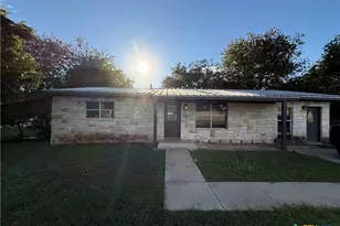 32 Hillcrest Dr, Lampasas, TX 76550 - Photo 1