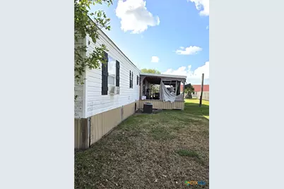 104 W Baltimore Avenue, Seadrift, TX 77983 - Photo 4