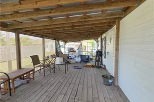 104 W Baltimore Ave, Seadrift, TX 77983 - Photo 6