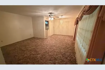 705 East 11th St., Cameron, TX 76520 - Photo 2