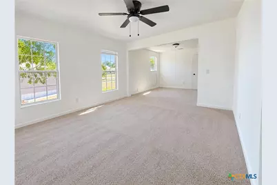 324 W Avenue C, Belton, TX 76513 - Photo 4