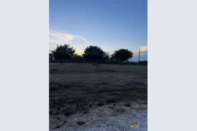 18 Horseshoe Drive, Gonzales, TX 78629 - Photo 2