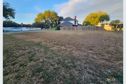 206 Masters Drive, Victoria, TX 77904 - Photo 2