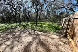 401 Quail Run, San Marcos, TX 78666 - Photo 4