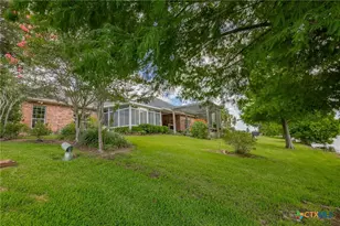 307 Willow Way, Victoria, TX 77904 - Photo 40