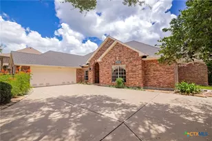 307 Willow Way, Victoria, TX 77904 - Photo 2