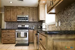 121 Hessler Dr, Hallettsville, TX 77964 - Photo 6