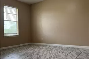 1051 Country Club C-10 Dr, Seguin, TX 78155 - Photo 8