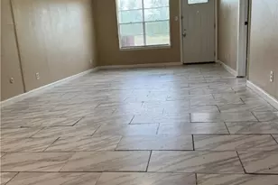 1051 Country Club C-10 Dr, Seguin, TX 78155 - Photo 4