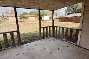 127 Hillcrest Dr, Luling, TX 78648 - Photo 24
