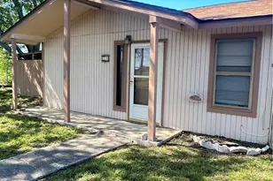 1051 Country Club Dr, Seguin, TX 78155 - Photo 1
