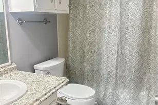 1051 Country Club Dr, Seguin, TX 78155 - Photo 14