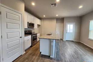 1137 Gracie Wy, New Braunfels, TX 78130 - Photo 8