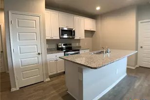 1137 Gracie Wy, New Braunfels, TX 78130 - Photo 6