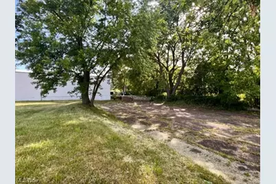 988 W Bowery Street, Akron, OH 44307 - Photo 14