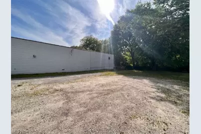 988 W Bowery Street, Akron, OH 44307 - Photo 12