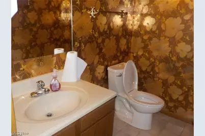 1100 Brandywine Boulevard #Unit 9, Zanesville, OH 43701 - Photo 12