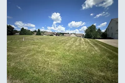 Stoneywood Circle NW, Canton, OH 44718 - Photo 2