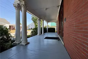 136 E Walnut St, Barnesville, OH 43713 - Photo 8