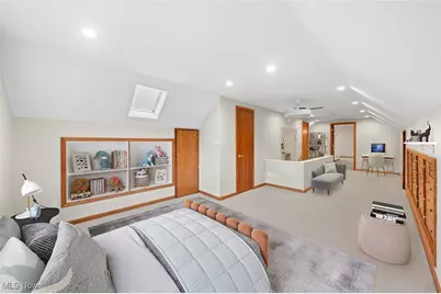 25 S Van Buren Avenue, Barberton, OH 44203 - Photo 6