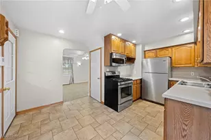 25 S Van Buren Ave, Barberton, OH 44203 - Photo 12